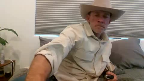 wingnutt765733 online show from March 4, 2025, 12:50 am