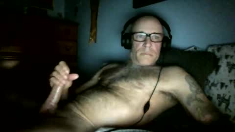 wingnutt765733498294 online show from June 3, 2026, 6:16 am