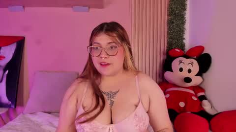 Snapshot of winnie_mya chatting on June 25, 2026, 5:12 am Winnie online show from June 25, 2026, 5:12 am