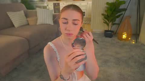Snapshot of winnieriedesel chatting on June 22, 2026, 3:25 am Lillian online show from June 22, 2026, 3:25 am