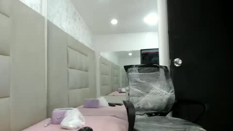 Snapshot of winnybarness chatting on November 15, 2025, 2:09 am WinnyBarness online show from November 15, 2025, 2:09 am