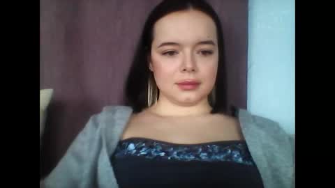 Snapshot of winter__white_rose chatting on January 8, 2025, 11:43 am Emma online show from January 8, 2025, 11:43 am