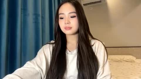 Snapshot of winterluchini chatting on December 2, 2025, 2:45 pm Amina online show from December 2, 2025, 2:45 pm