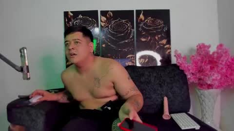 Snapshot of winy_hot chatting on February 19, 2026, 11:56 pm winy_hot online show from February 19, 2026, 11:56 pm