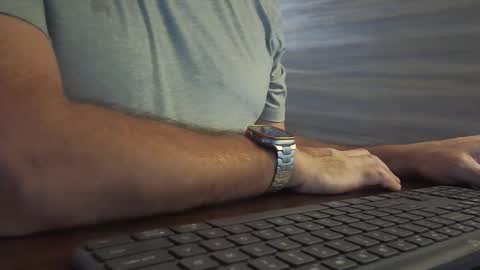 Snapshot of wisanonymousman chatting on November 16, 2025, 10:26 pm Wisa Randy online show from November 16, 2025, 10:26 pm