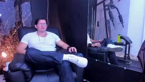 Snapshot of wiston_cox chatting on July 21, 2026, 1:57 pm Wiston online show from July 21, 2026, 1:57 pm