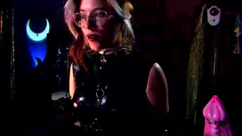 Snapshot of witch_fiona chatting on September 12, 2025, 8:09 pm Goddess of two strapons - Mr. long Don Mr. Pinky online show from September 12, 2025, 8:09 pm