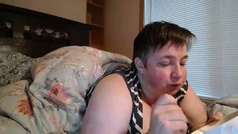 Annie online show from December 18, 2025, 10:27 pm