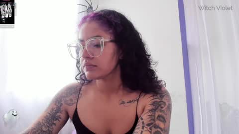     Luna Violeta  A r t i s t  online show from January 29, 2025, 2:21 pm