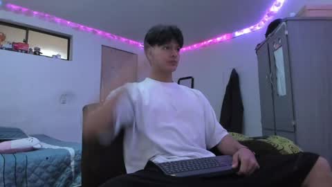 Snapshot of with_ken chatting on April 9, 2026, 2:33 am Ken online show from April 9, 2026, 2:33 am