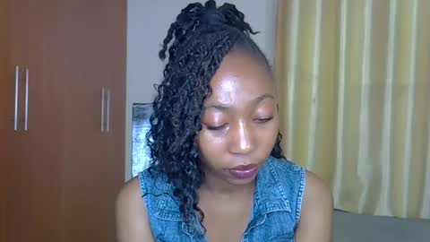 girlie o online show from March 8, 2025, 7:38 am