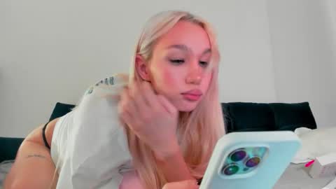 Snapshot of wladilia chatting on September 22, 2025, 8:33 pm wladilia online show from September 22, 2025, 8:33 pm