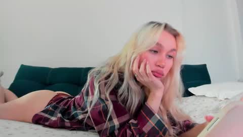 Snapshot of wladilia chatting on November 14, 2025, 8:07 pm wladilia online show from November 14, 2025, 8:07 pm