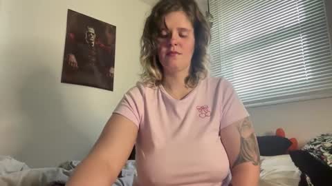 Snapshot of wldntulik2no chatting on February 12, 2025, 4:22 pm Moth online show from February 12, 2025, 4:22 pm