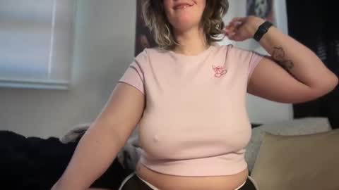 Snapshot of wldntulik2no chatting on March 11, 2025, 5:35 pm Moth online show from March 11, 2025, 5:35 pm