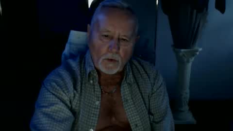 Snapshot of wlodman123 chatting on November 18, 2025, 2:54 pm wlodman123 online show from November 18, 2025, 2:54 pm