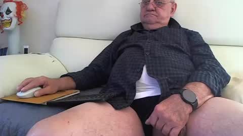 Snapshot of wobbel chatting on December 23, 2024, 11:25 am wobbel online show from December 23, 2024, 11:25 am