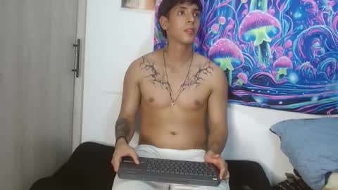 wolf_light online show from December 20, 2025, 11:12 pm