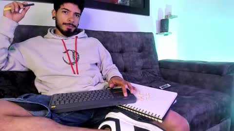 Snapshot of wolferatus chatting on October 21, 2025, 11:38 pm wolferatus online show from October 21, 2025, 11:38 pm