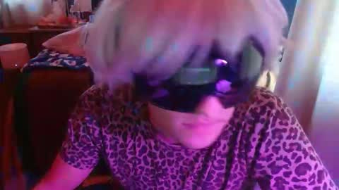 wolfgamer44 online show from November 19, 2025, 9:59 pm