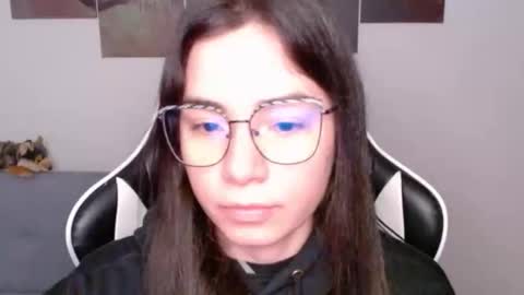 Alex online show from May 3, 2026, 1:33 am
