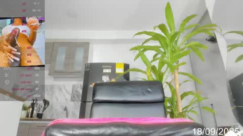 Snapshot of wonderfulebonyts chatting on September 18, 2025, 10:23 pm rebekah online show from September 18, 2025, 10:23 pm