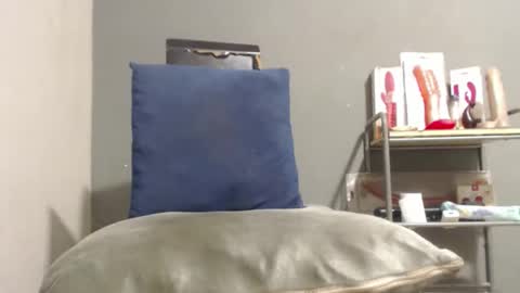 SHENIEL RODRIGUEZ online show from January 17, 2026, 11:04 am