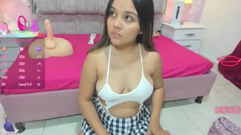 wonderkloe_ online show from September 18, 2025, 8:00 pm