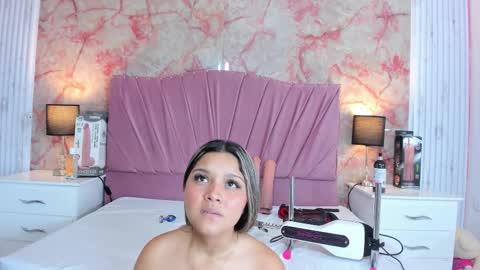 wonderkloe_ online show from March 5, 2026, 2:51 am