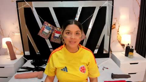 Snapshot of wonderkloe_ chatting on July 7, 2026, 7:51 pm wonderkloe_ online show from July 7, 2026, 7:51 pm