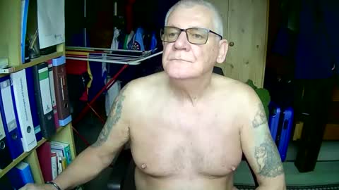 Always Horny online show from December 18, 2025, 12:00 pm