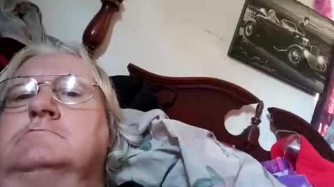 woodpecker115 online show from December 20, 2025, 6:37 pm