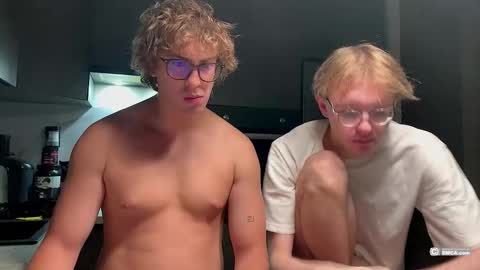 Snapshot of woods_jerk chatting on January 7, 2026, 7:27 pm Mitya online show from January 7, 2026, 7:27 pm