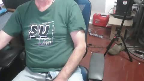 Snapshot of woodworker6473 chatting on January 12, 2026, 1:00 am woodworker6473 online show from January 12, 2026, 1:00 am