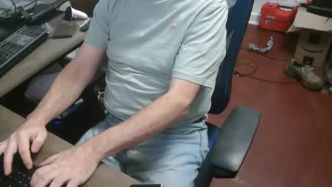 Snapshot of woodworker6473 chatting on February 24, 2026, 12:30 am woodworker6473 online show from February 24, 2026, 12:30 am