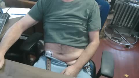 Snapshot of woodworker6473 chatting on March 30, 2026, 10:33 pm woodworker6473 online show from March 30, 2026, 10:33 pm