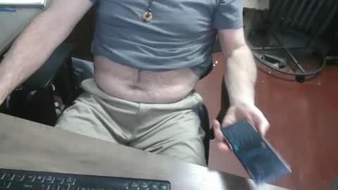 Snapshot of woodworker6473 chatting on April 25, 2026, 12:24 am woodworker6473 online show from April 25, 2026, 12:24 am