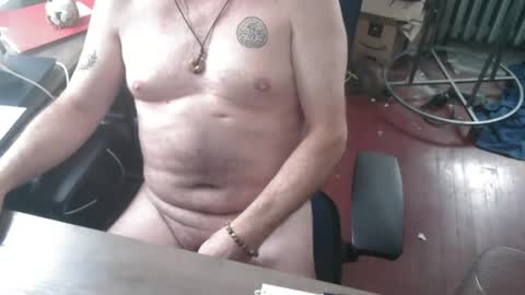 Snapshot of woodworker6473 chatting on July 11, 2026, 1:47 pm woodworker6473 online show from July 11, 2026, 1:47 pm
