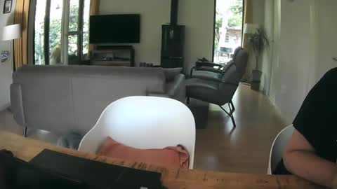 Snapshot of woodwurm chatting on May 16, 2026, 6:32 am woodwurm and Snoeske online show from May 16, 2026, 6:32 am