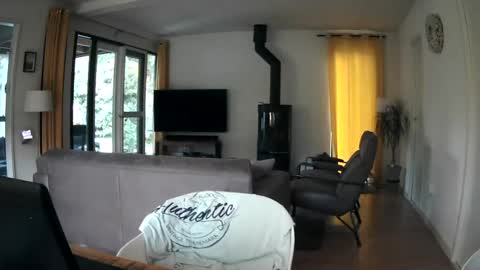Snapshot of woodwurm chatting on July 13, 2026, 4:59 am woodwurm and Snoeske online show from July 13, 2026, 4:59 am