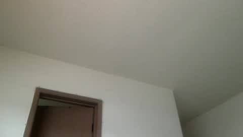 woof_wolf37 online show from May 3, 2026, 4:24 pm