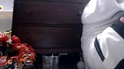 woofwolfxix online show from October 29, 2025, 11:39 pm