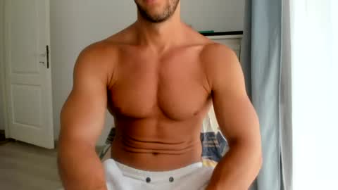 Snapshot of woolfiie chatting on June 17, 2026, 8:28 am Wolfie online show from June 17, 2026, 8:28 am