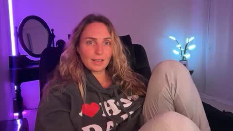 worldofmoody online show from May 5, 2026, 6:54 am