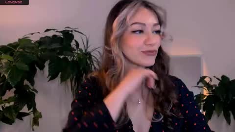 Snapshot of worldsbaby chatting on September 14, 2025, 8:13 am worldsbaby online show from September 14, 2025, 8:13 am