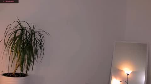 Snapshot of worldsbaby chatting on October 19, 2025, 1:56 pm worldsbaby online show from October 19, 2025, 1:56 pm