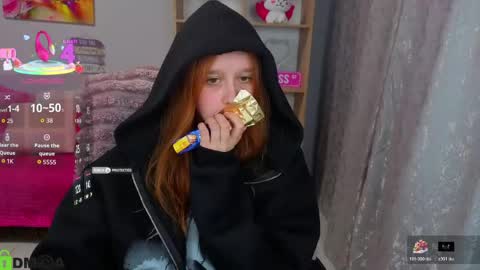 Snapshot of wow_emma_ chatting on June 2, 2026, 1:24 pm wow_emma_ online show from June 2, 2026, 1:24 pm