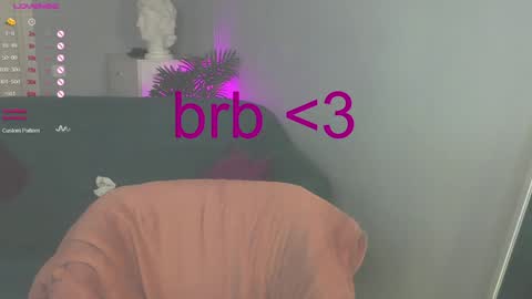 Snapshot of wow_luvng chatting on December 4, 2024, 6:06 pm Rebecy online show from December 4, 2024, 6:06 pm