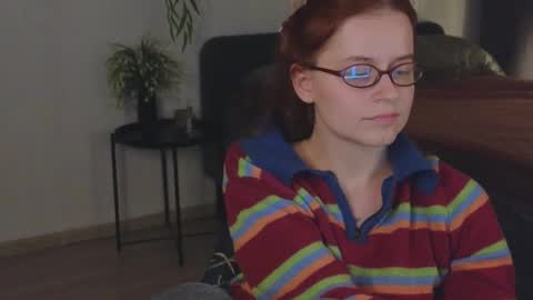 Snapshot of wow_luvng chatting on November 7, 2025, 1:44 pm Rebecy online show from November 7, 2025, 1:44 pm