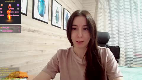 Snapshot of wow_porno_ chatting on March 5, 2025, 5:39 pm Anna online show from March 5, 2025, 5:39 pm